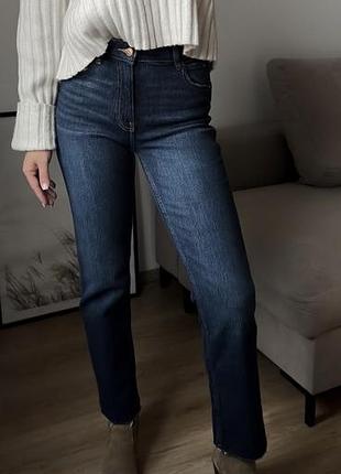 Джинси zara темно сині з необробленим низом вкорочані