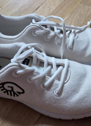 Кроссовки новые оригинальные giesswein merino runners в молочном цвете 37 р., 24 см.