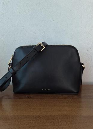 Шкіряна сумка кросс-боді radley london bow street small ziptop (стан нової)