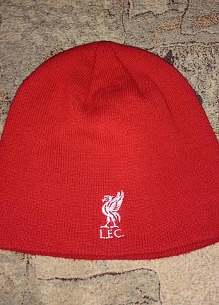 Шапка красная акриловая футбольного клуба ливерпуль liverpool lfc