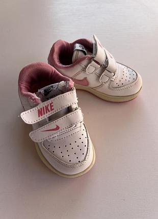 Nike кросівки