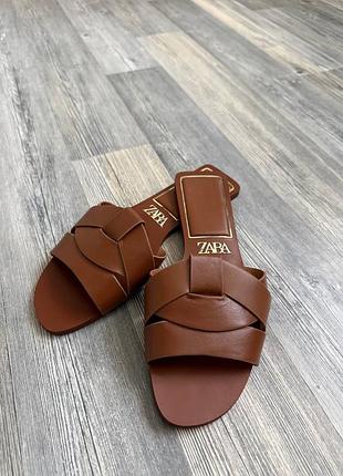 Шкіряні капці zara