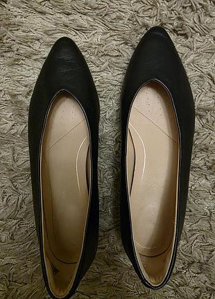 Clarks класичні шкіряні чорні туфлі ,р38