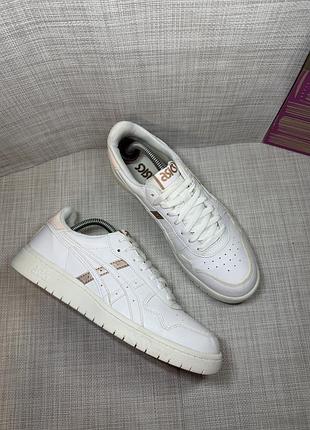 Оригінальні кросівки asics
