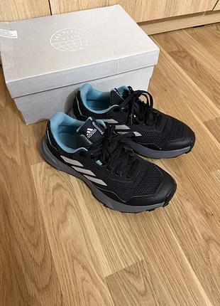 Жіночі кросівки adidas tracefinder