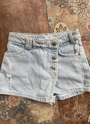 Шорты-юбка zara классные светло-голубого цвета без дефектов size 8    на 7-8 лет  128 см замеры пот 30. поб 40 длина 25-27