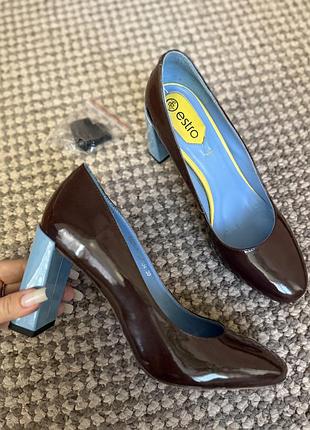 Туфлі estro в стилі fendi