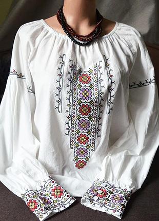 Велика, нова білосніжна вишиванка , легка бавовняна , рукави на високих вишитих манжетах на гудзиках. тканина тягнеться.  розмір підійде на l-xl-xxl