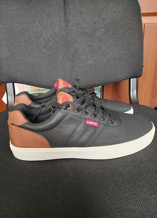 Кроссовки levi's кожаные 45,46,47