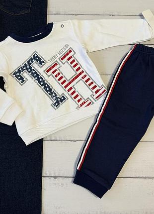 Новий теплий спортивний костюм tommy hilfiger оригінал розмір 24 міс