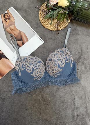 Красивий бюстгалтер з мереживом intimissimi