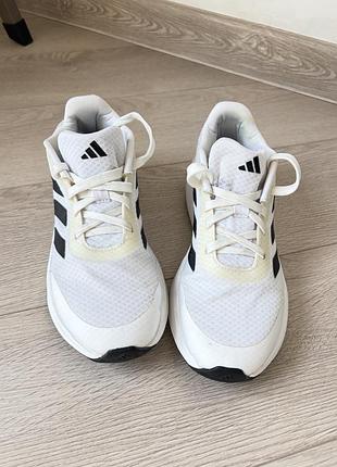 Кросівки adidas, 36 розмір