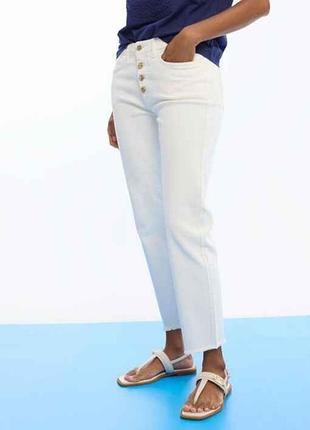 Белые джинсы slim fit (слим) 30р
на болтах штаны белые