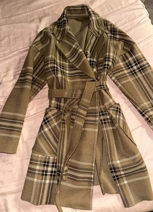 Осіннє пальто burberry