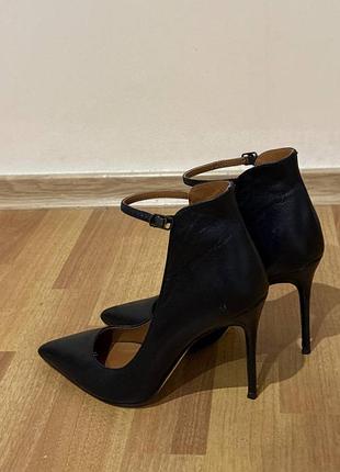 Туфлі casadei 37 розмір