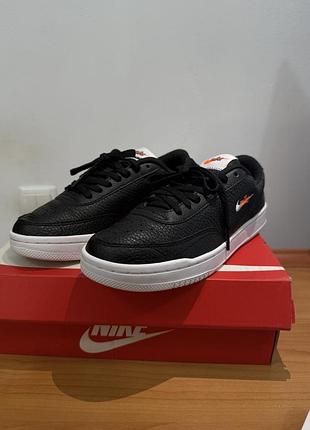 Женские кроссовки nike court vintage premium black cw1067-002, 38.5 eur