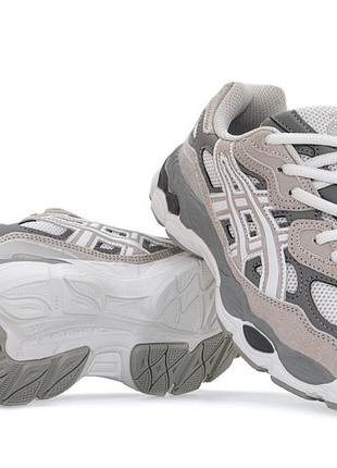 Замшевые кроссовки asics gel-nyc beige grey white