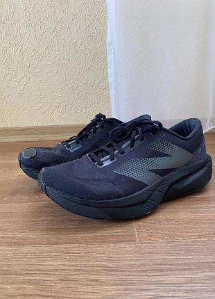 Бігові кросівки new balance fuelcell rebel v4