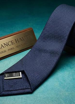 Стильний темно-синій чоловічий краватка marks & spencer з фактурним візерунком.колір: midnight (темно-синій / темно-синій граніт з відливом).