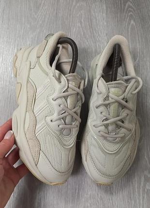 Жіночі кросівки adidas ozweego