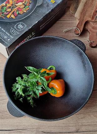 Wok сковорода чавунна