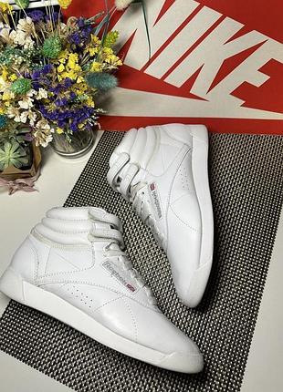 Оригинальные кожаные кроссовки reebok