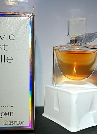 Оригинальная миниатюра женского парфюма lancΩme la vie est belle (eau de parfum) объемом 4 мл. батч-код: 38p403 (франзия)
оригинал