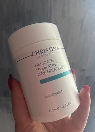Увлажняющий крем delicate cristina.
