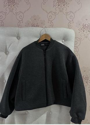 Темно-сірий бомбер zara