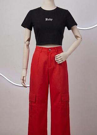 Яскраві червоні штани карго prettylittlething (plt) / широкі брюки карго / s / uk 8