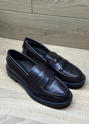 Лофери stradivarius коричневі, розмір 39