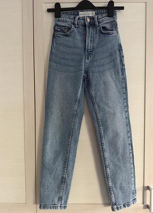 Stradivarius джинси mom slim fit на підлітка або струнку дівчину
