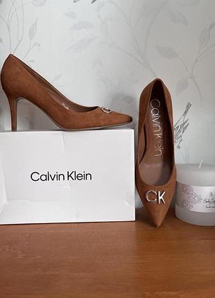 Туфлі човники жіночі замшеві calvi klein greta оригінал