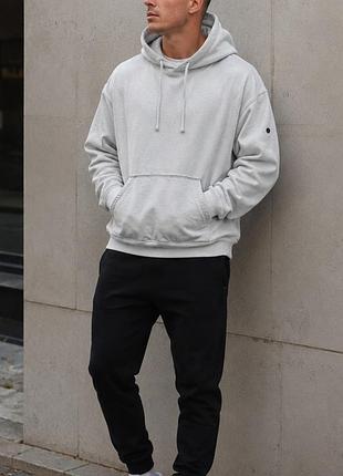 Худи от бренда stone island