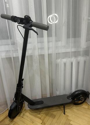 Електросамокат-xiaomi mi electric scooter essential