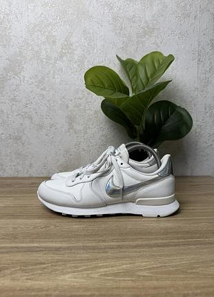Жіночі шкіряні кросівки nike internationalist розмір 49
