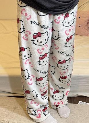 Трендові штани hello kitty жіночі | широкі штани хелоу киті чоловічі xs-s, білі