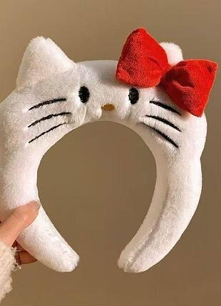 Плюшевая спа-повязка для волос hello kitty (хелло китти) с красным бантом и ушками | мягкий ободок для макияжа и умывания