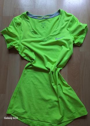 Футболка р.  s  nike pro