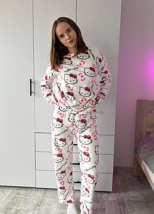 Теплая плюшевая пижама hello kitty женская | белая стильная пижамка хэллоу китти
