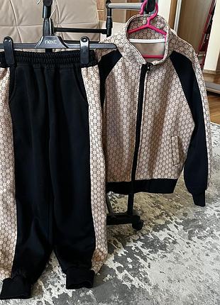 Костюм в силі gucci 9/10 років