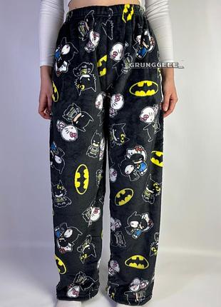 Черные штаны hello kitty&batman | плюшевые унисекс штаны хелоу китти&бетмен