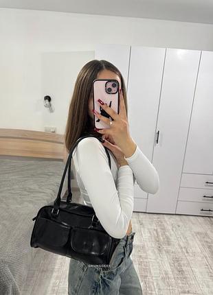 Черная сумка (bowling bag) в стиле ретро с внешними карманами