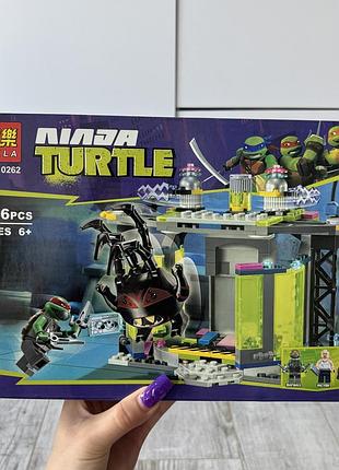 Конструктор ninja turtle черепашки ніндзя «лабораторія мутації: спайдер-байтс проти рафаеля», 196 деталей