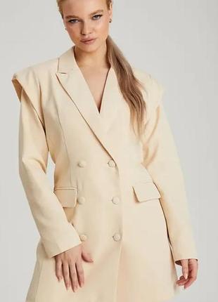 Стильное платье-пиджак / удлиненный блейзер от известного бренда missguided, 46