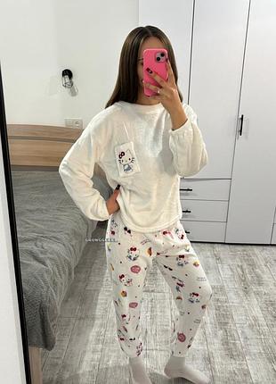 Плюшевая дитяча пижама hello kitty | теплая домашняя одежда с принтом (белая) xxs-xs