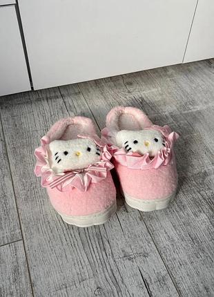 Женские розовые тапки с hello kitty