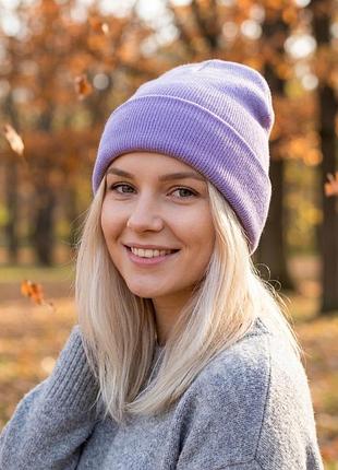 Шапка, шапочка бузкового кольору.