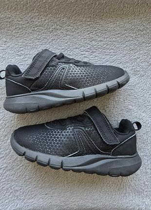Кросівки 30р. decathlon