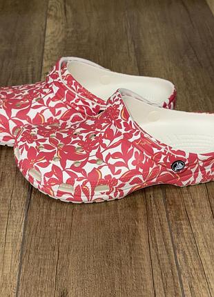 Crocs classic island flower clog eur 42-43 🌺